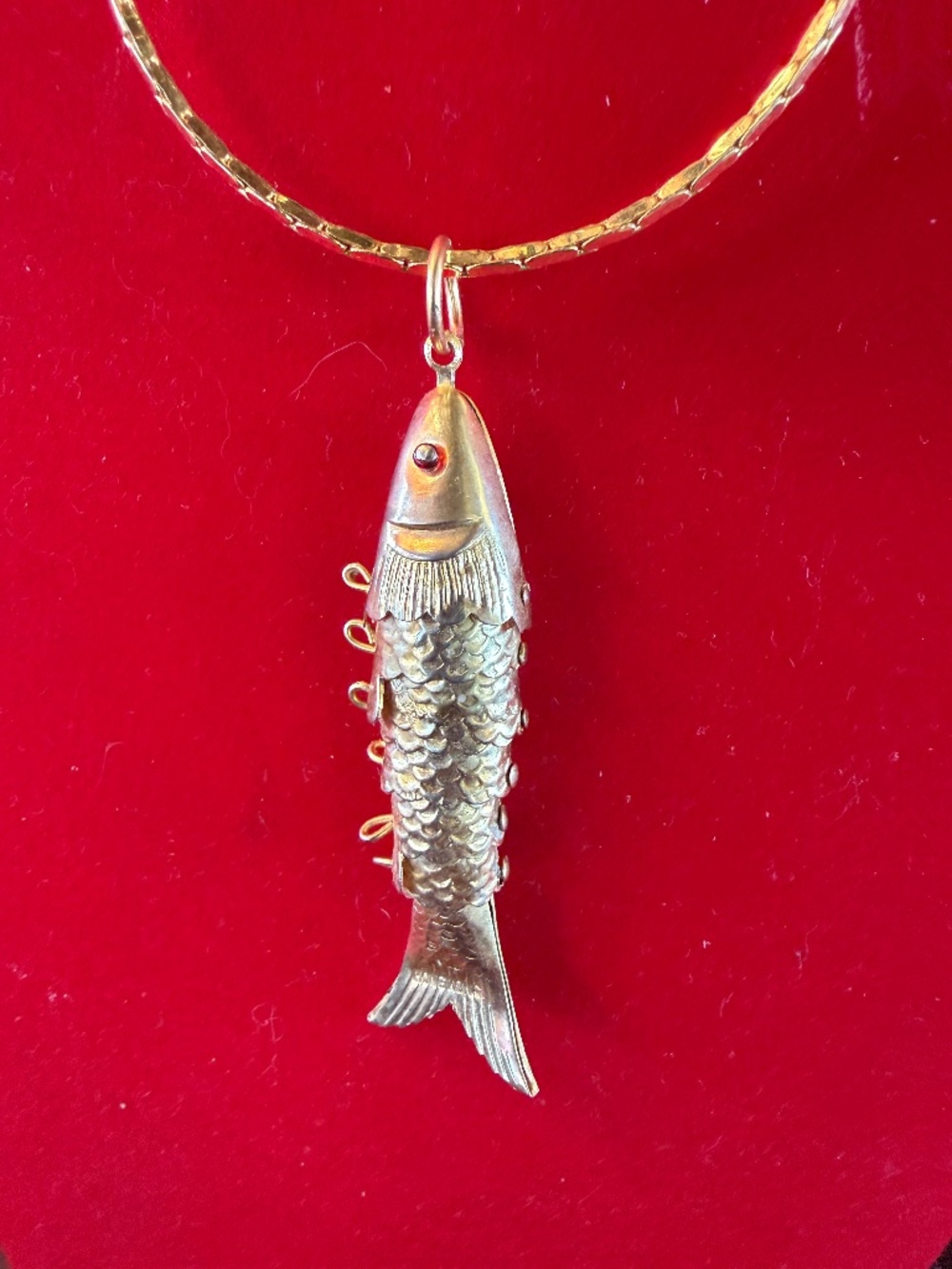 vintage gold articulated gold fish pendant and chain necklace